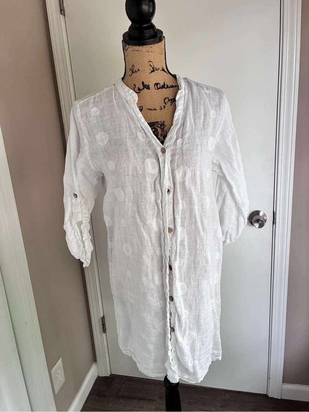Women's White Button-Front Linen Tunic with Subtle Dot Texture
